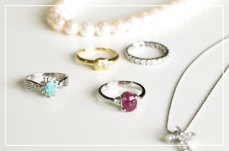 買取コーナーまで品物をお持ちください